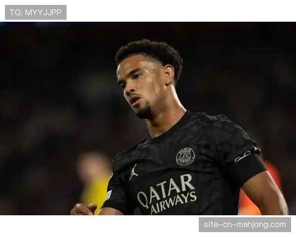 官方：巴黎圣日耳曼与中场小将沃伦-扎伊尔-埃梅里续约至2030年