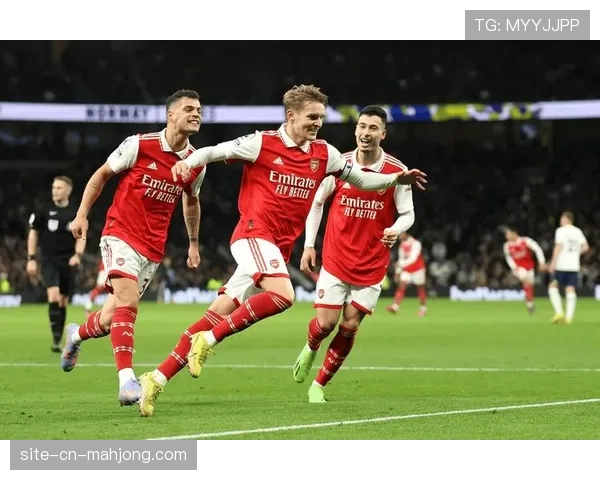 “窒息的空间”:里昂球员描述在对手高强度肋部逼抢下的比赛感受 “窒息的空间”:里昂球员描述在对手高强度肋部逼抢下的比赛感受